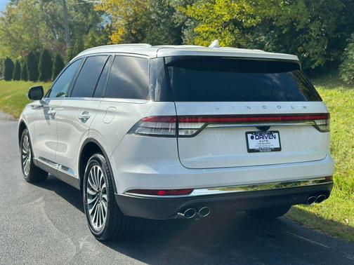 2022 Lincoln Aviator Standard AWD