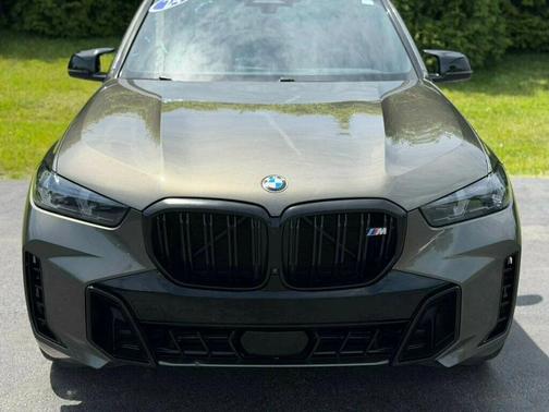 Manhattan Green Metallic 2024 BMW X5 M60i Sports Activity Vehicle