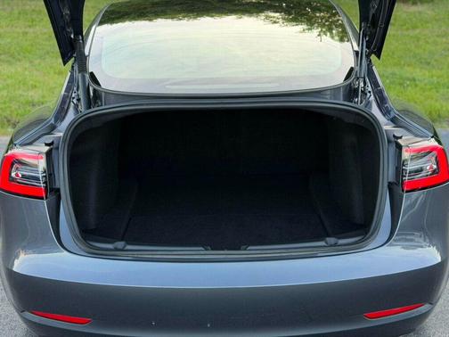Midnight Silver Metallic 2023 Tesla Model 3 Standard Range