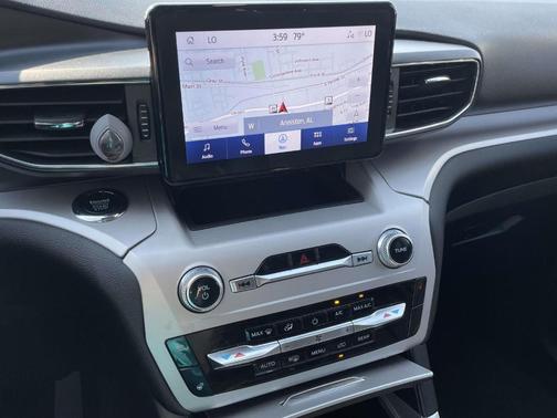 Star White 2024 Ford Explorer XLT