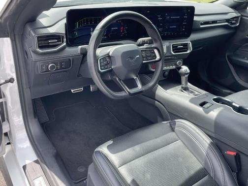 Oxford White 2025 Ford Mustang GT Premium