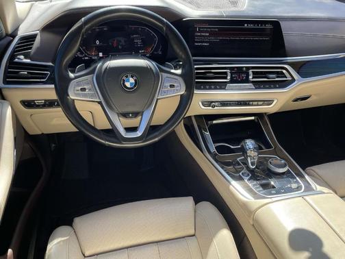 White Metallic 2019 BMW X7 xDrive40i