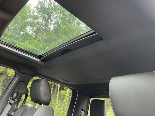 Bright White Clearcoat 2017 RAM 1500 Rebel