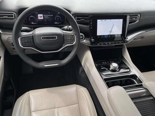 Bright White Clearcoat 2023 Jeep Wagoneer Base