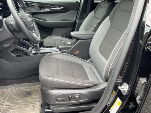 Black Metallic 2024 Chevrolet Trailblazer LT