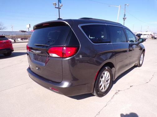 2021 Chrysler Voyager LXI