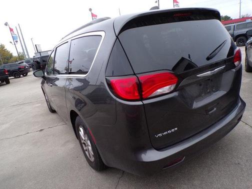 2021 Chrysler Voyager LXI