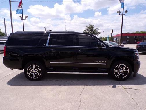 2017 Chevrolet Suburban LT