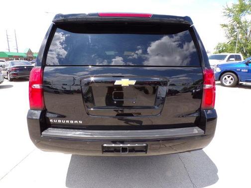 2017 Chevrolet Suburban LT