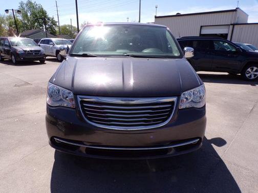 2015 Chrysler Town & Country Touring-L
