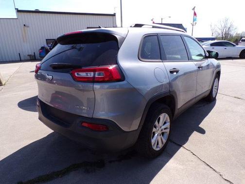2015 Jeep Cherokee Sport