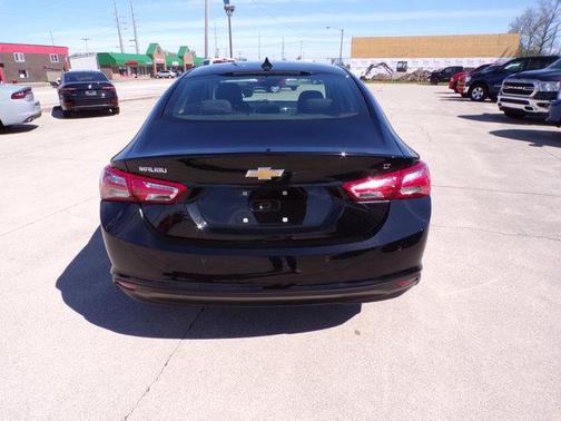 2021 Chevrolet Malibu FWD LT