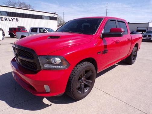 2017 RAM 1500 Night Crew Cab 4x2 5'7' Box