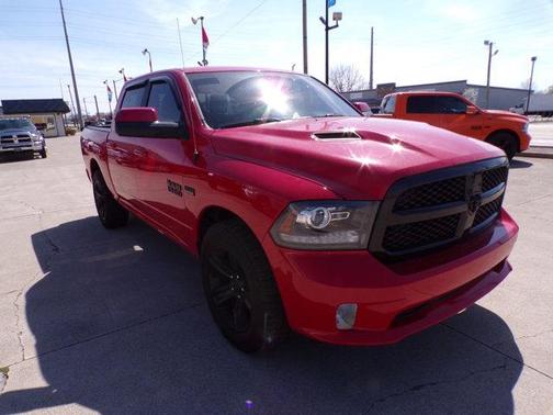 2017 RAM 1500 Night Crew Cab 4x2 5'7' Box
