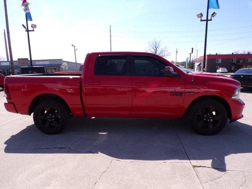 2017 RAM 1500 Night Crew Cab 4x2 5'7' Box