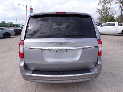 2015 Chrysler Town & Country Touring-L