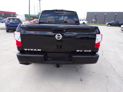 Super Black 2021 Nissan Titan SV