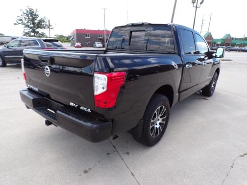 Super Black 2021 Nissan Titan SV