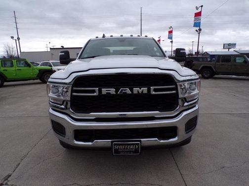 2023 RAM 2500 Tradesman Crew Cab 4x4 8' Box