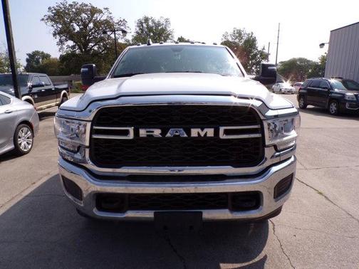 2023 RAM 2500 Tradesman Crew Cab 4x4 8' Box
