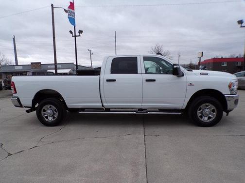 2023 RAM 2500 Tradesman Crew Cab 4x4 8' Box