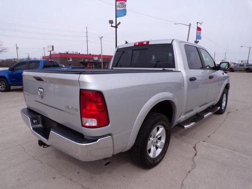 Bright Silver Metallic Clearcoat 2016 RAM 1500 Outdoorsman