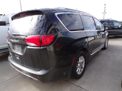 2018 Chrysler Pacifica Touring-L