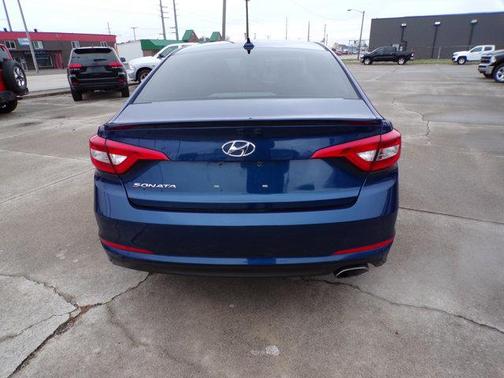 2016 Hyundai SONATA SE