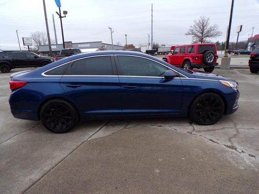 2016 Hyundai SONATA SE