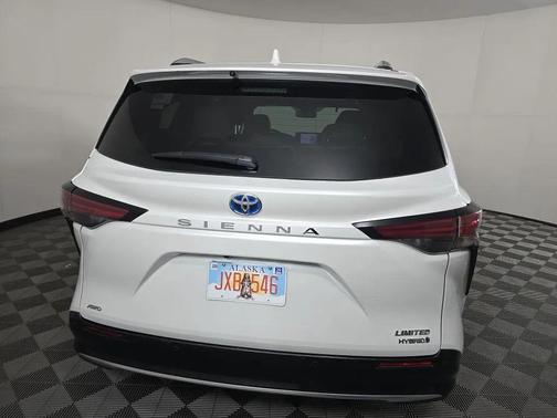 2023 Toyota Sienna Limited