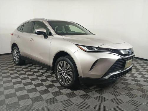 2022 Toyota Venza XLE