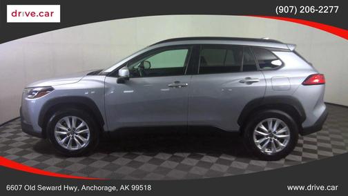 2024 Toyota Corolla Cross LE
