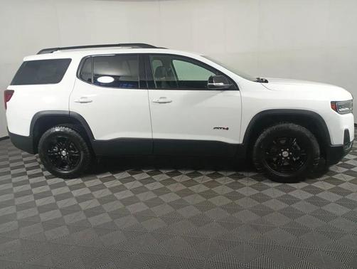 2023 GMC Acadia AWD AT4