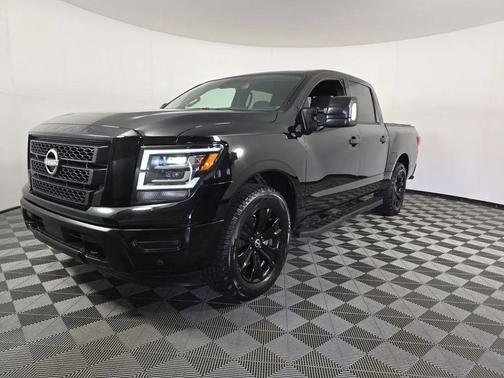 2023 Nissan Titan SV