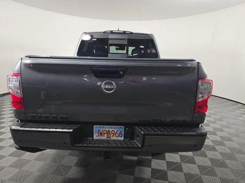 2023 Nissan Titan SV