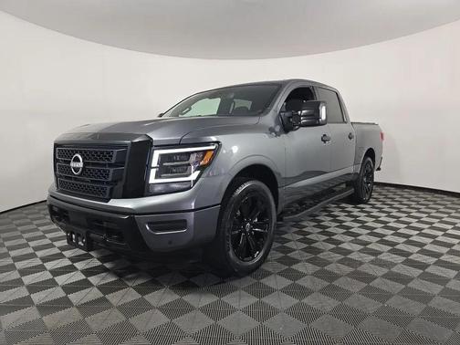 2023 Nissan Titan SV
