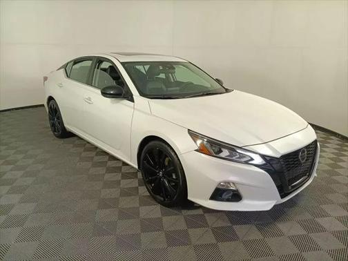 2022 Nissan Altima SR Intelligent AWD