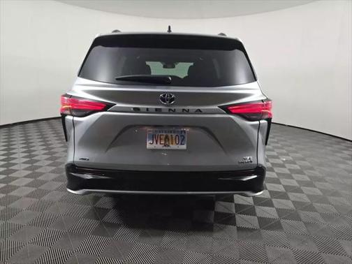 2022 Toyota Sienna XSE 7 Passenger
