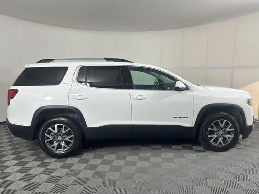 2023 GMC Acadia AWD SLT