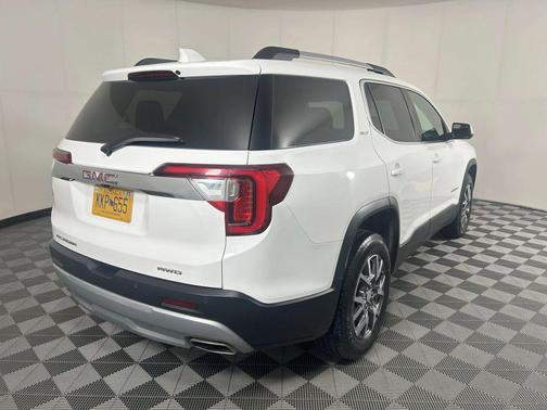 2023 GMC Acadia AWD SLT