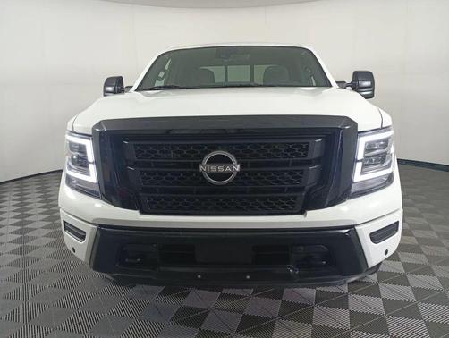 2023 Nissan Titan SV