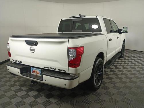 2023 Nissan Titan SV