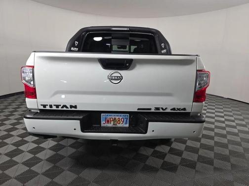 2023 Nissan Titan SV