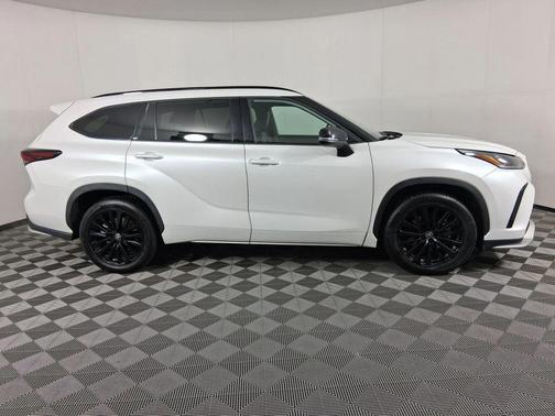 2024 Toyota Highlander XSE