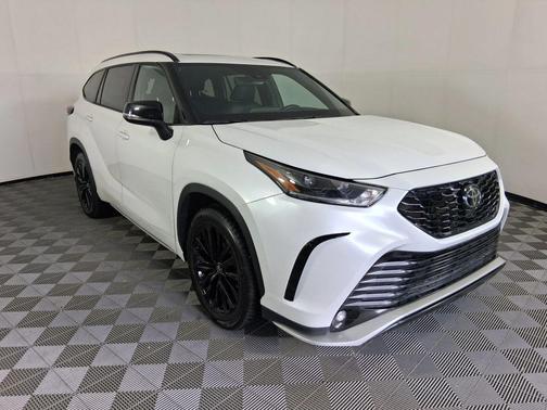 2024 Toyota Highlander XSE