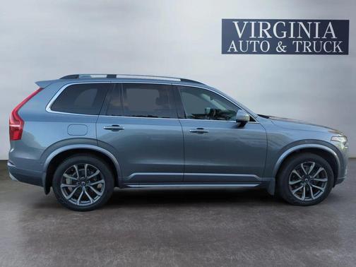 2018 Volvo XC90 T6 Momentum