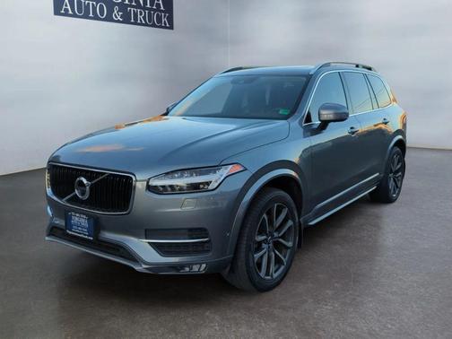 2018 Volvo XC90 T6 Momentum