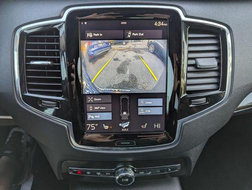 2018 Volvo XC90 T6 Momentum