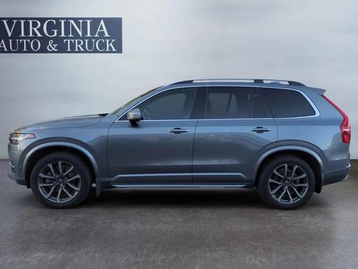 2018 Volvo XC90 T6 Momentum