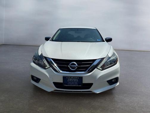 Pearl White 2017 Nissan Altima 2.5 SR